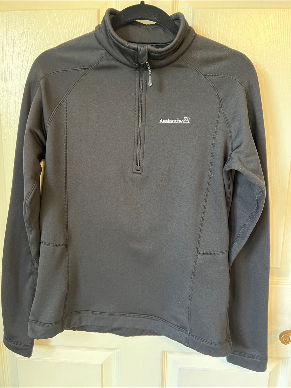 Avalanche Women’s Black 1/4-Zip Fleece Pullover